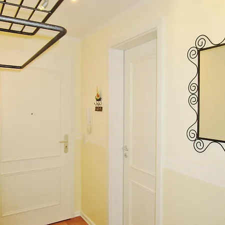 Josephine 8 Apartment
